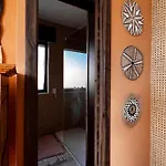 Jacaranda Stylish Ambiance With Volcano And Ocean Views Apartamento *